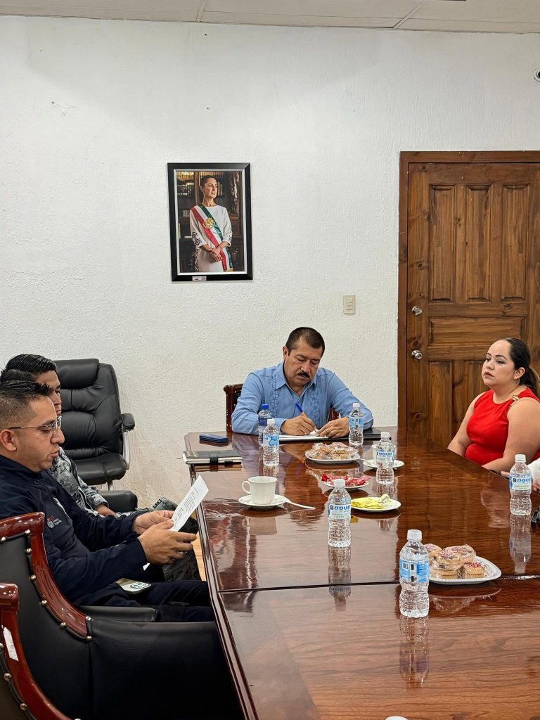 Reunión en acciones y estrategias de seguridad.