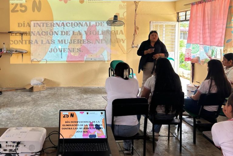 Dirección de Juventud Alamense imparte pláticas de prevención y valores en escuelas